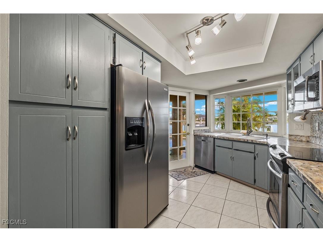 3909 SE 1st Avenue Cape Coral FL 33904 2025022569 image8