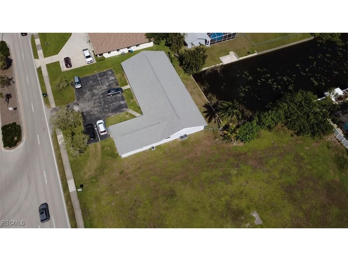 3909 Skyline Boulevard Cape Coral FL 33914 2025017213 image2