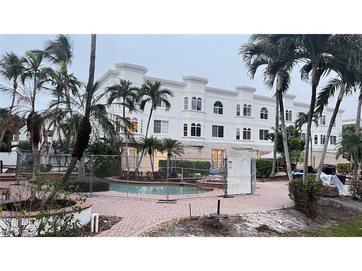 391 4th Street S #401 Naples FL 34102 226011593 image31
