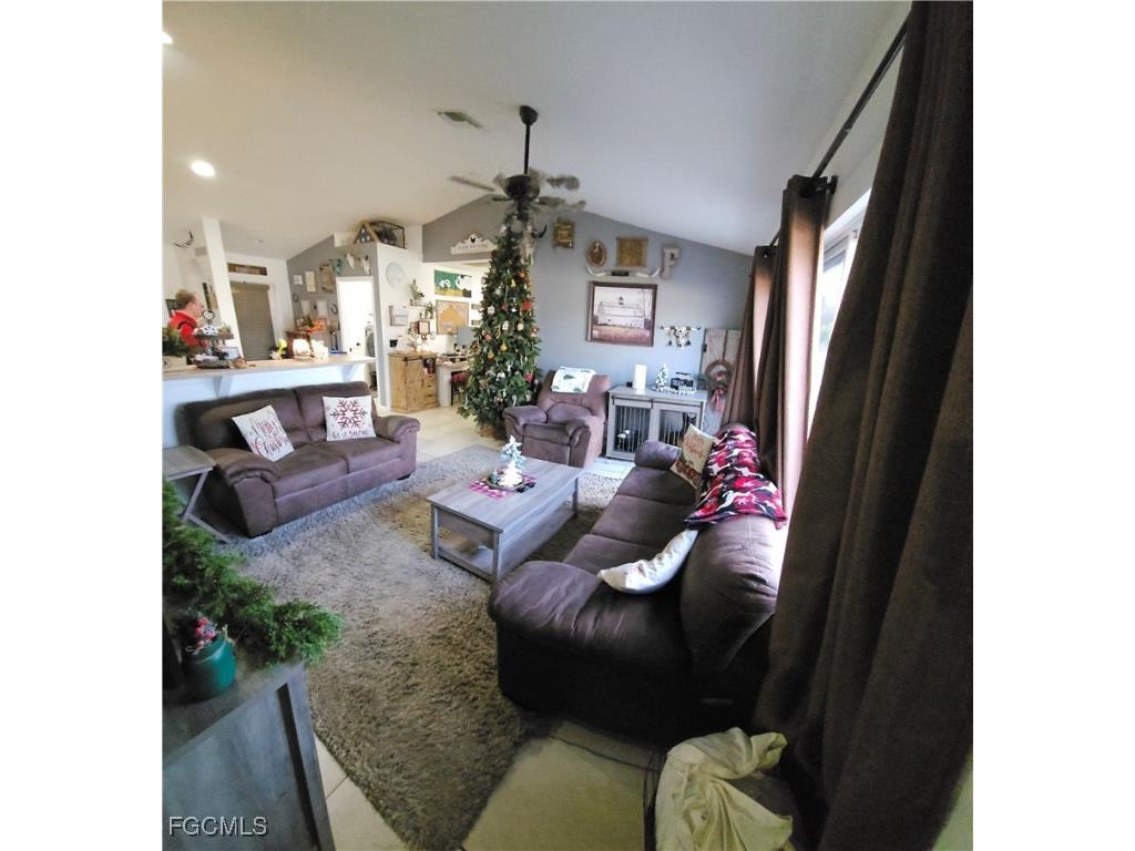 3910 23rd Street SW Lehigh Acres FL 33976 2025024607 image4