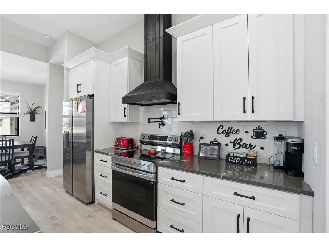 3911 NW 40th Terrace Cape Coral FL 33993 2026006594 image8