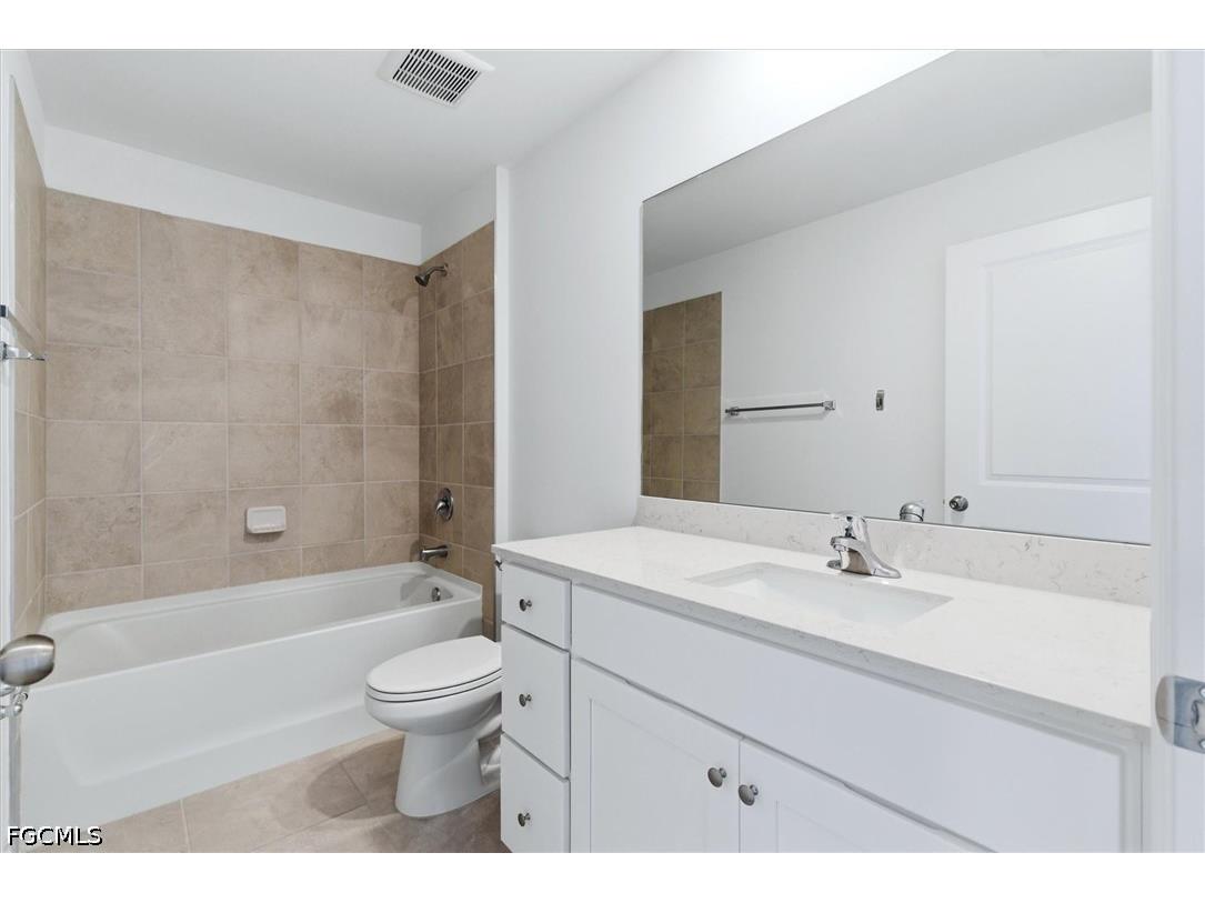 3911 Treasure Oak Way Fort Myers FL 33905 2026016185 image14