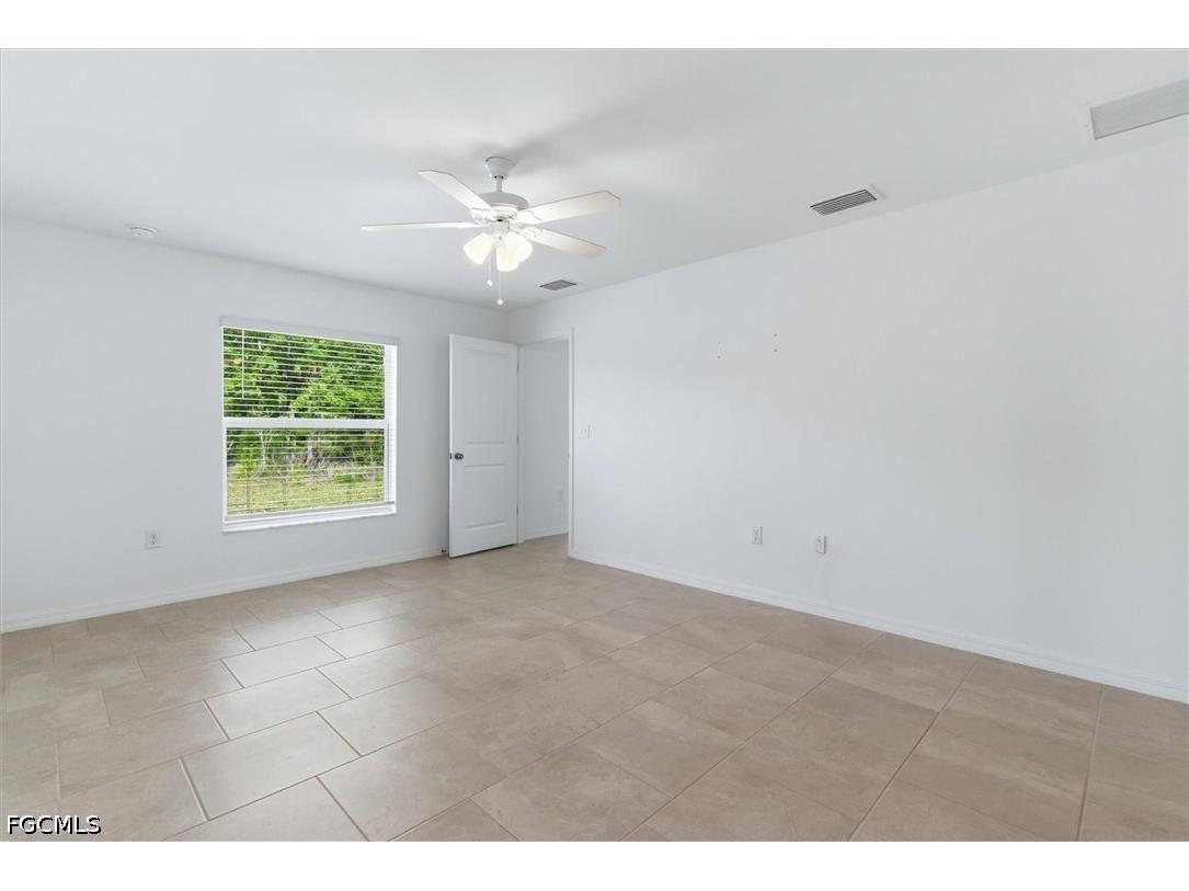 3911 Treasure Oak Way Fort Myers FL 33905 2026016185 image18