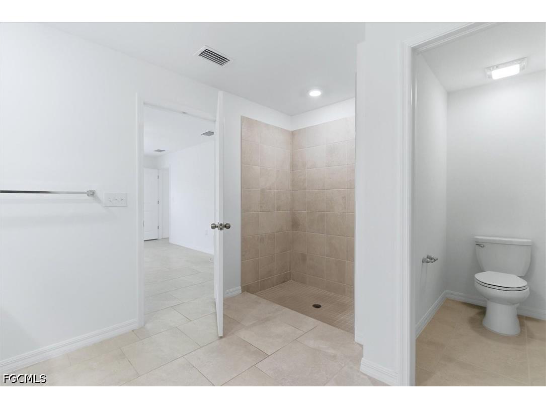 3911 Treasure Oak Way Fort Myers FL 33905 2026016185 image20