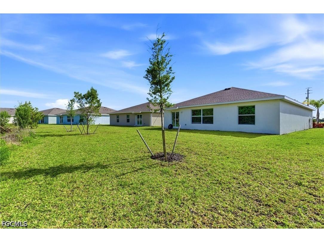 3911 Treasure Oak Way Fort Myers FL 33905 2026016185 image25
