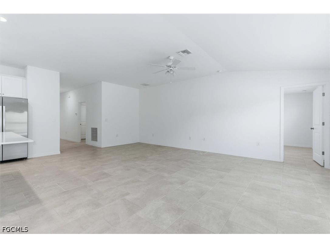 3911 Treasure Oak Way Fort Myers FL 33905 2026016185 image3