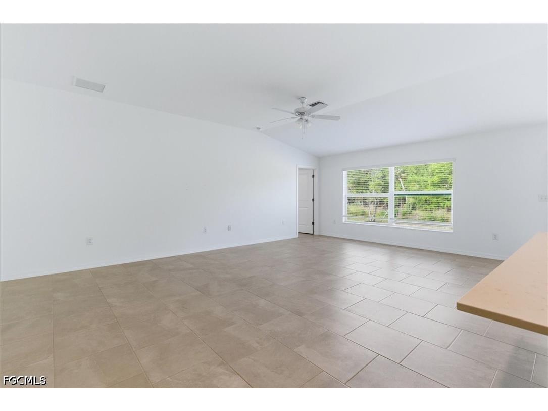 3911 Treasure Oak Way Fort Myers FL 33905 2026016185 image4