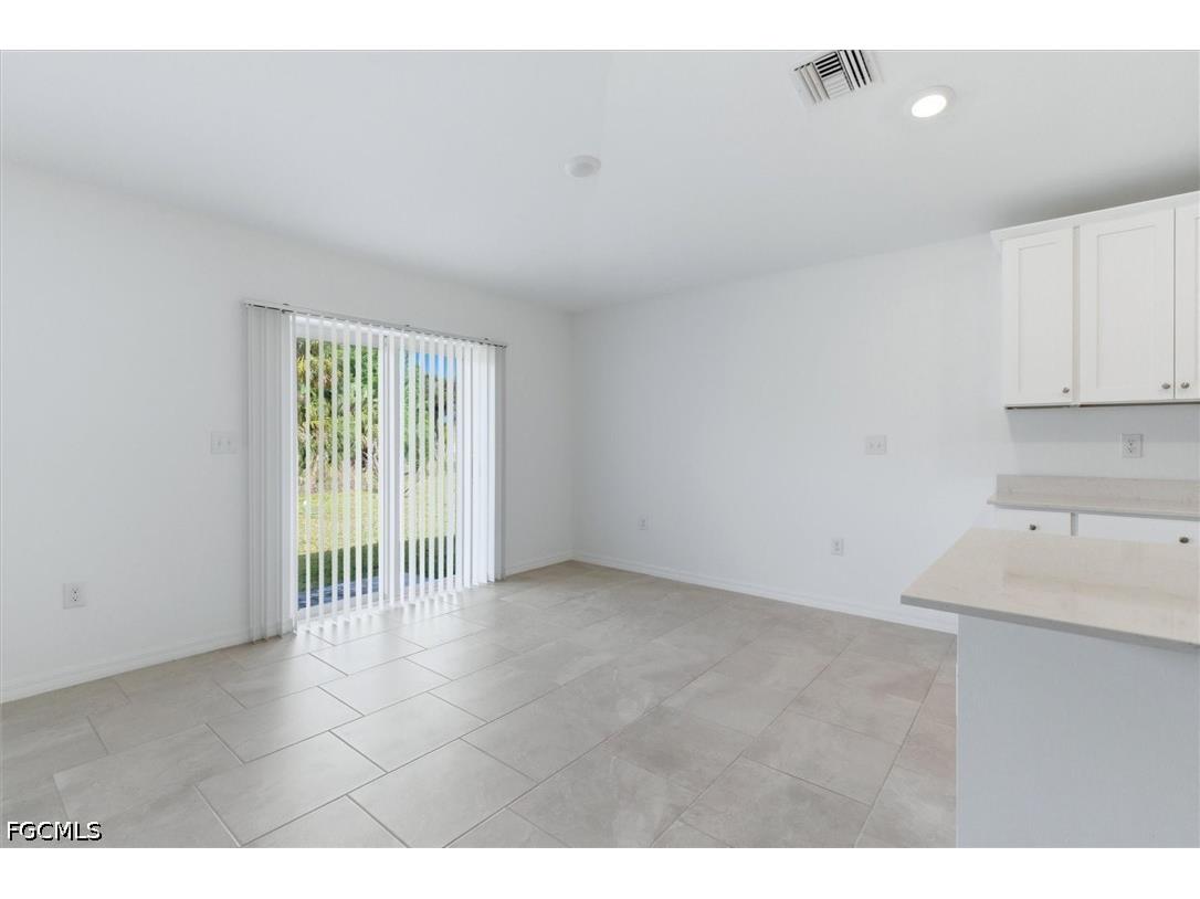 3911 Treasure Oak Way Fort Myers FL 33905 2026016185 image5