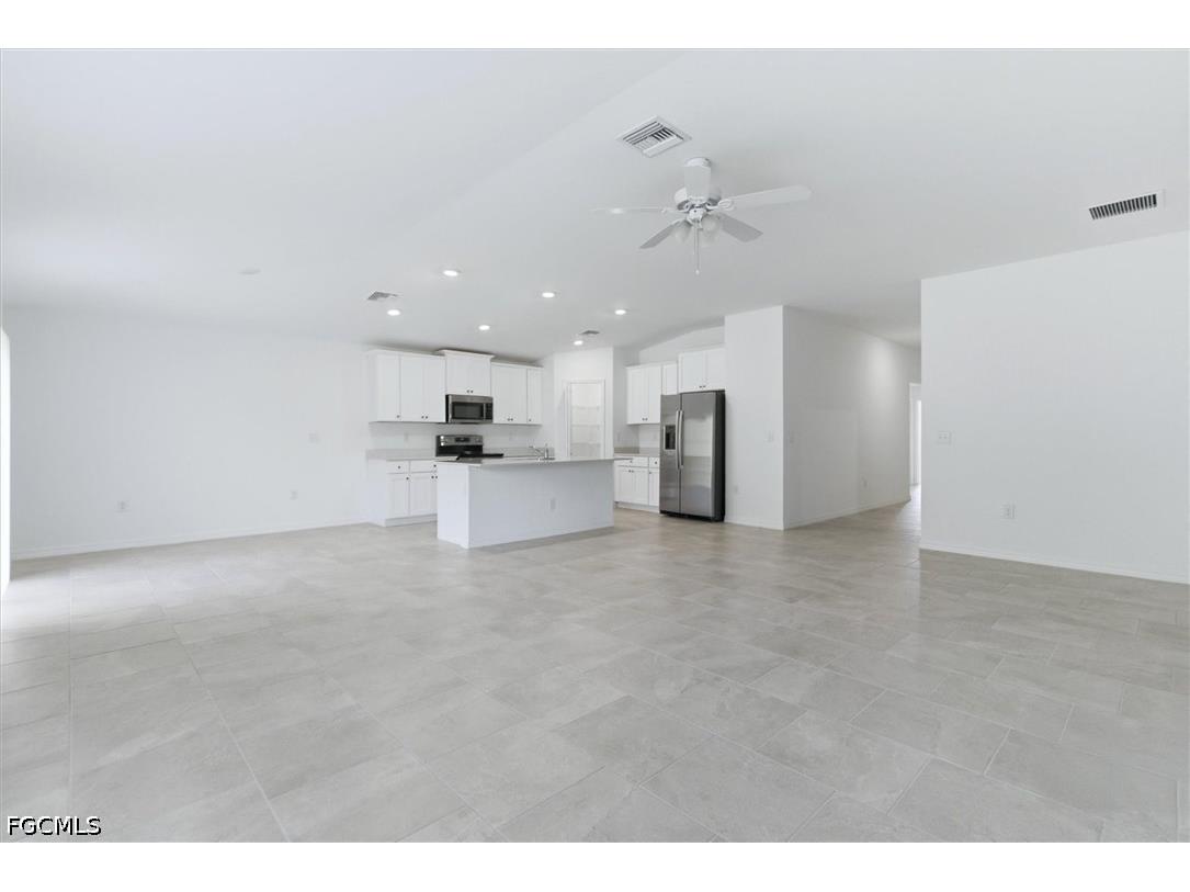 3911 Treasure Oak Way Fort Myers FL 33905 2026016185 image6