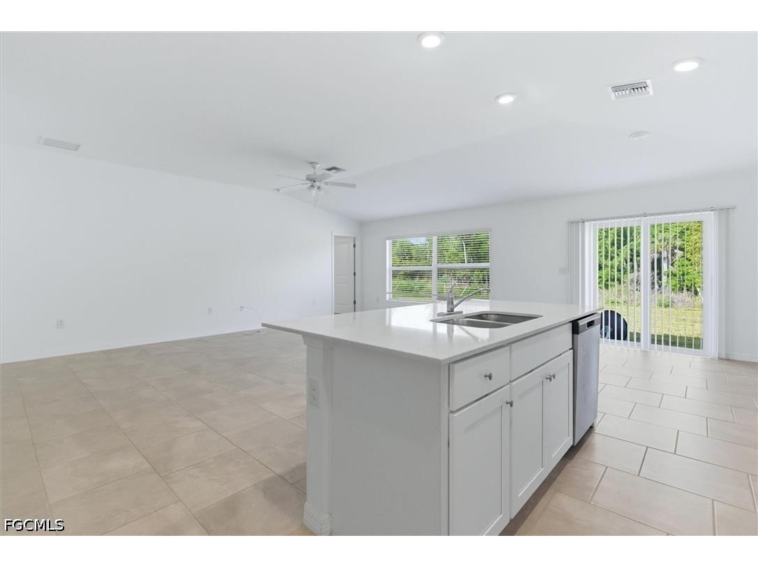 3911 Treasure Oak Way Fort Myers FL 33905 2026016185 image8