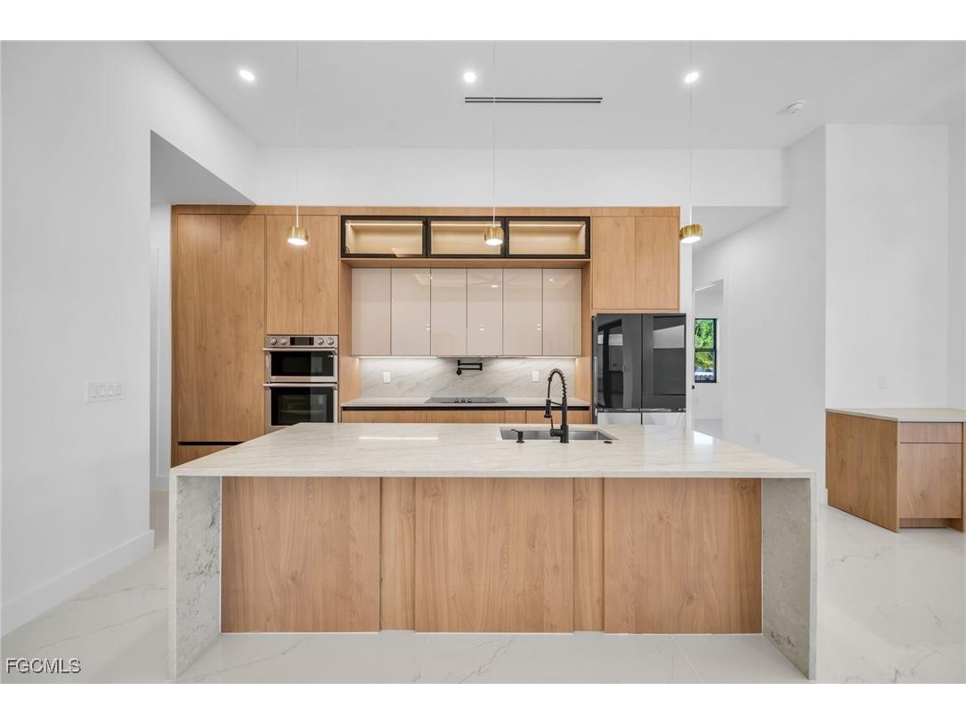 3913 Agualinda Boulevard Cape Coral FL 33914 2025018429 image15