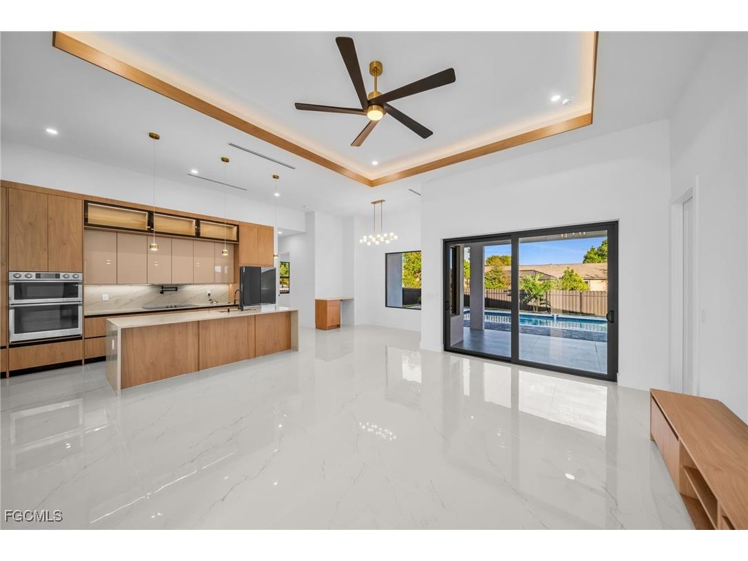 3913 Agualinda Boulevard Cape Coral FL 33914 2025018429 image2