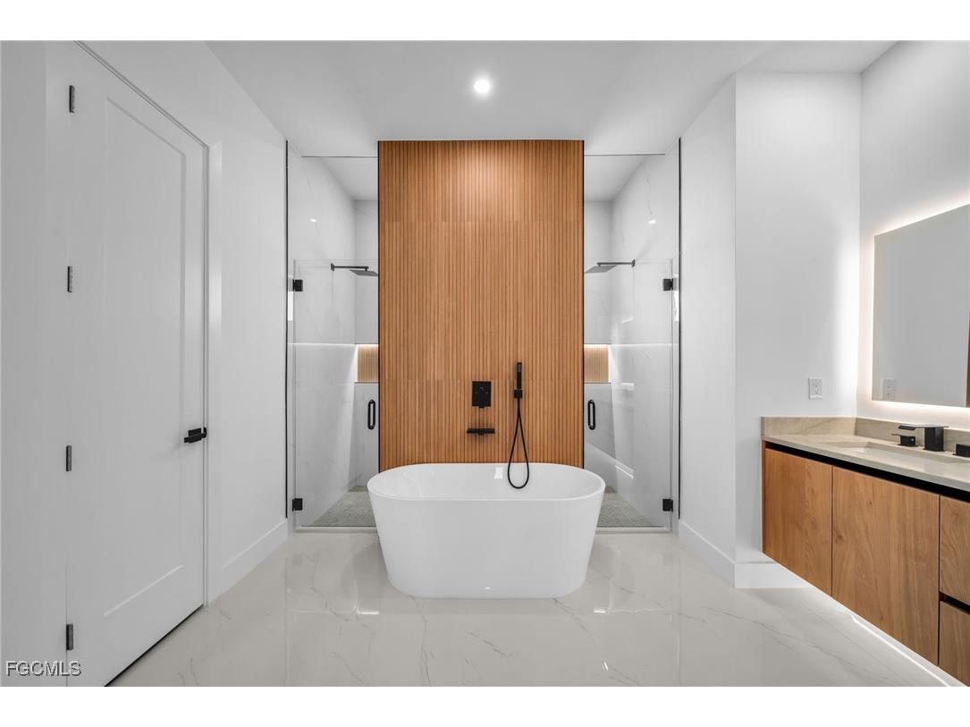 3913 Agualinda Boulevard Cape Coral FL 33914 2025018429 image29