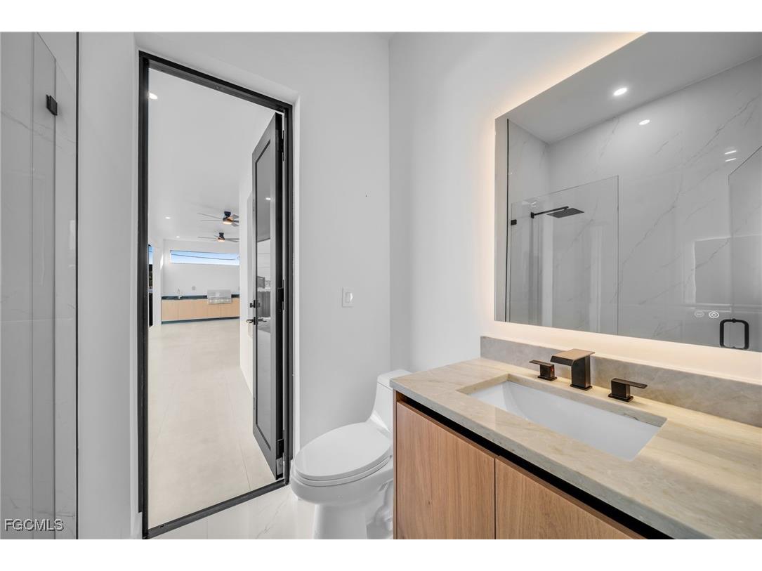 3913 Agualinda Boulevard Cape Coral FL 33914 2025018429 image40