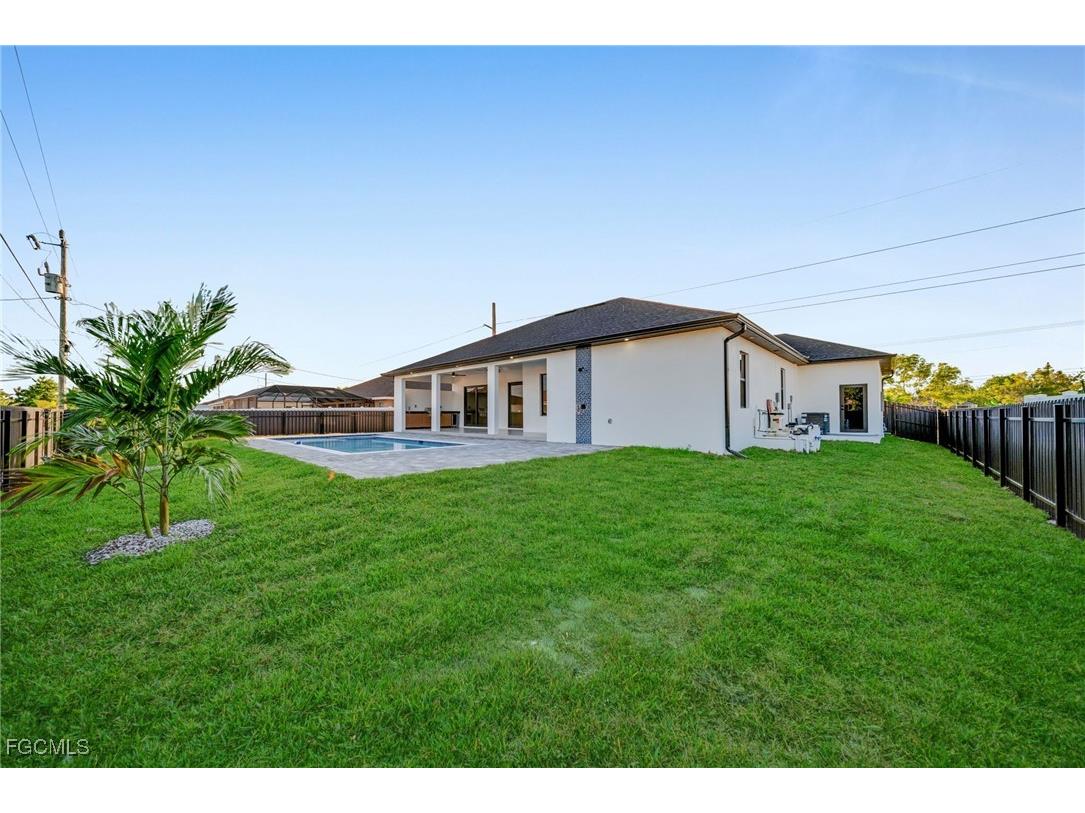 3913 Agualinda Boulevard Cape Coral FL 33914 2025018429 image46