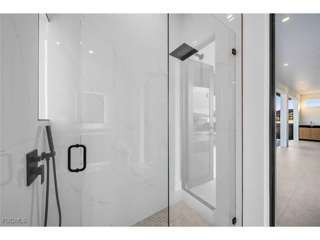 3913 Agualinda Boulevard Cape Coral FL 33914 2025018429 image47