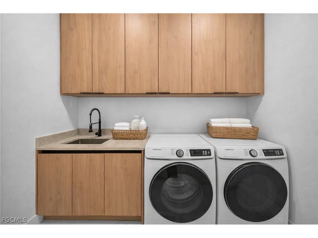 3913 Agualinda Boulevard Cape Coral FL 33914 2025018429 image48