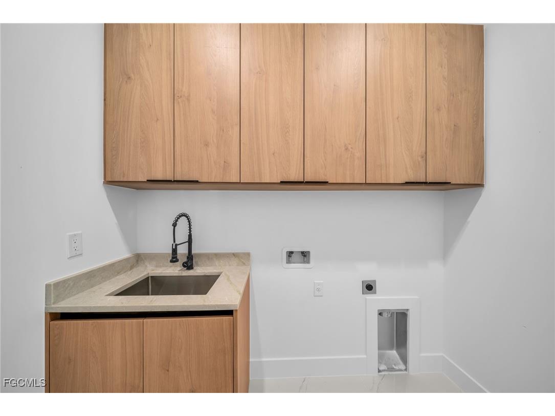 3913 Agualinda Boulevard Cape Coral FL 33914 2025018429 image49