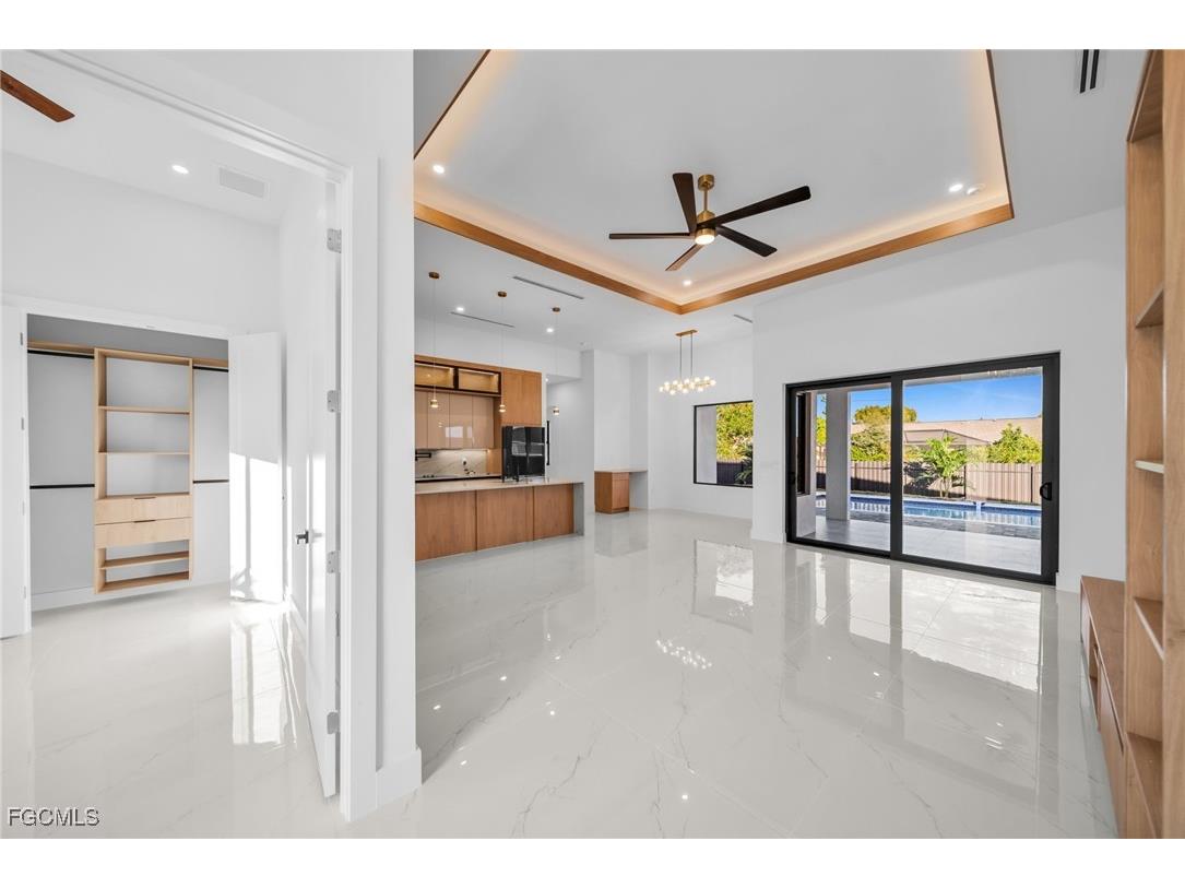 3913 Agualinda Boulevard Cape Coral FL 33914 2025018429 image6