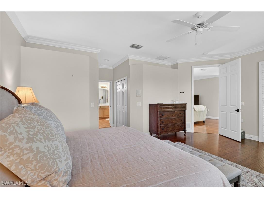 3913 Forest Glen Boulevard #201 Naples FL 34114 226008205 image20