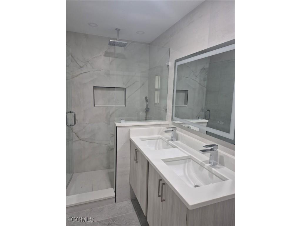 3913 SE 11th Place #1 Cape Coral FL 33904 2025016500 image10