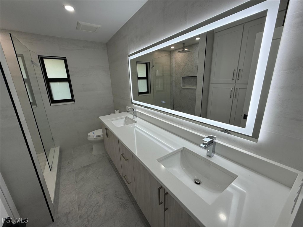 3913 SE 11th Place #1 Cape Coral FL 33904 2025016500 image7