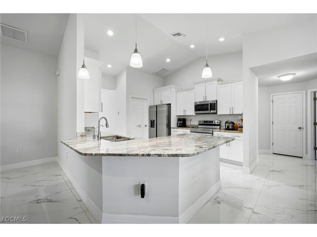 3914 39th Street SW Lehigh Acres FL 33976 2026009230 image10