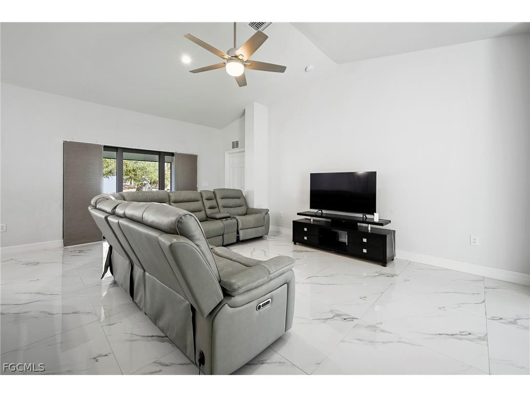 3914 39th Street SW Lehigh Acres FL 33976 2026009230 image6