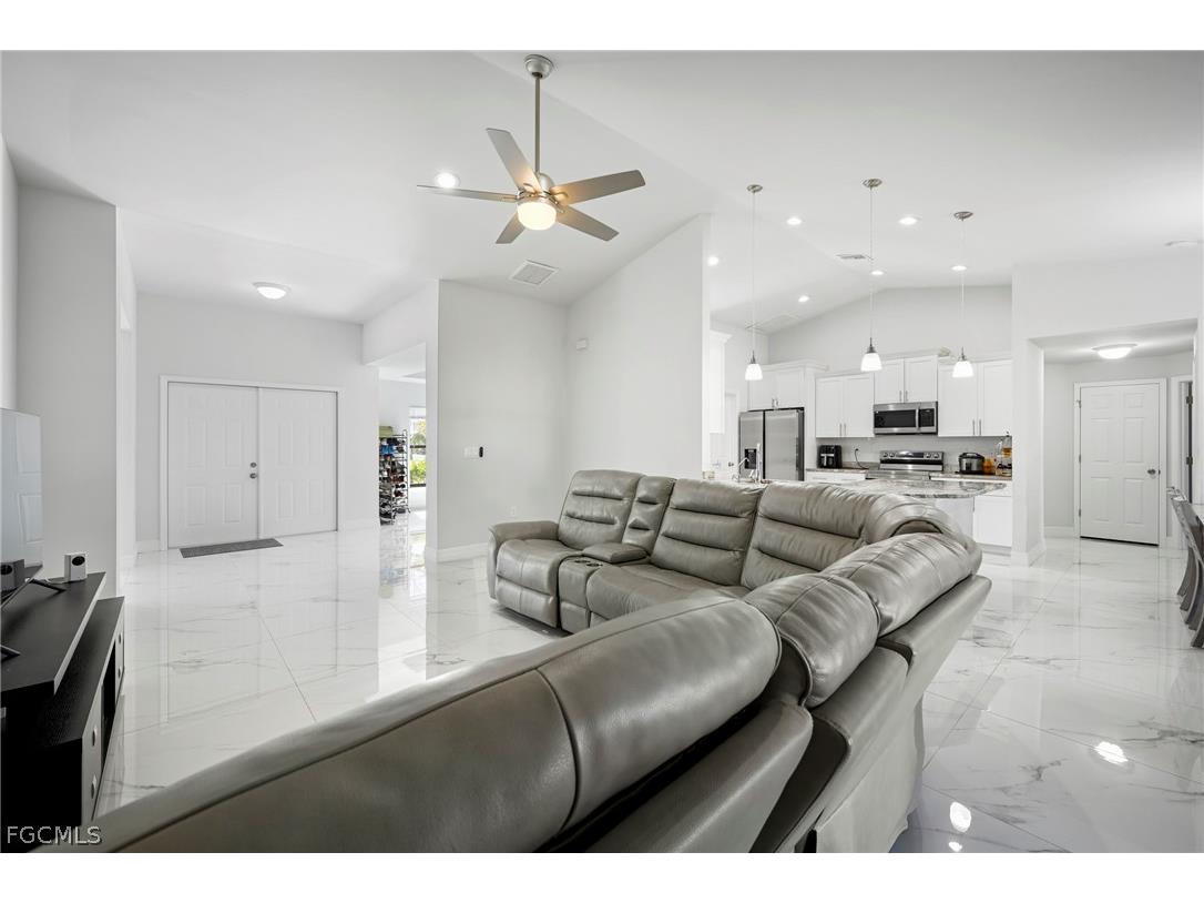 3914 39th Street SW Lehigh Acres FL 33976 2026009230 image8