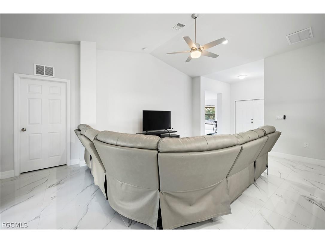 3914 39th Street SW Lehigh Acres FL 33976 2026009230 image9