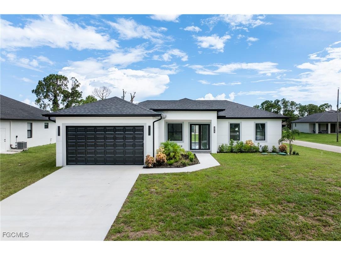 3915 27th Street SW Lehigh Acres FL 33976 2025005369 image1