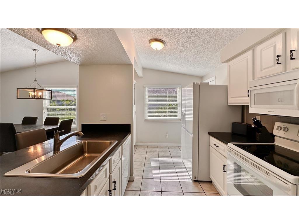 3915 SW 1st Avenue Cape Coral FL 33914 2025022808 image5