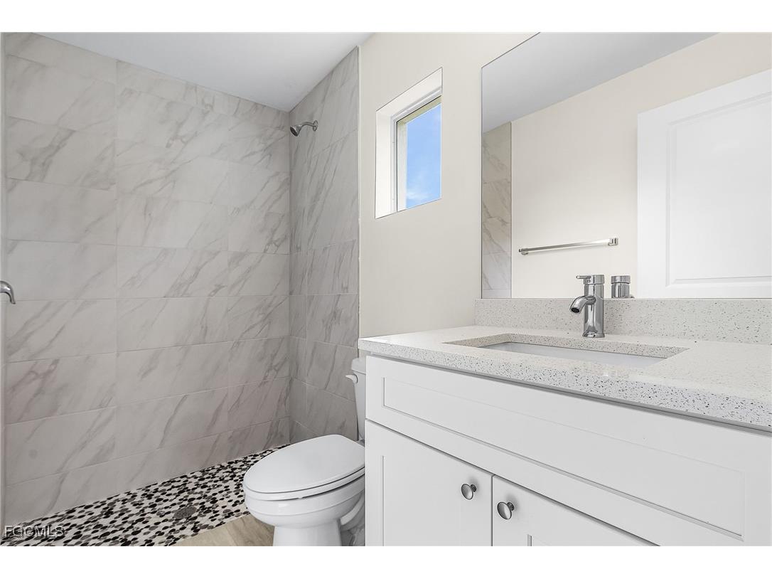 3916 NE 9th Place Cape Coral FL 33909 2025000289 image19