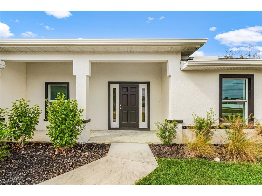 3916 NE 9th Place Cape Coral FL 33909 2025022369 image4