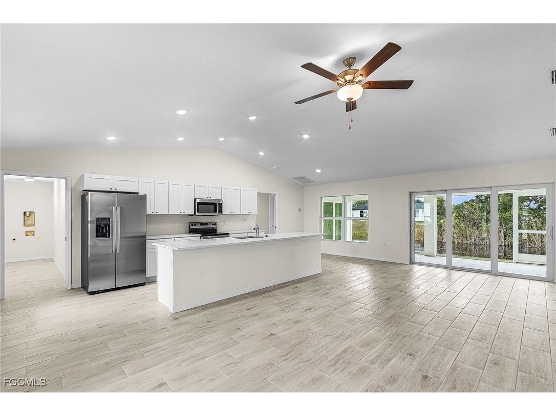 3916 NE 9th Place Cape Coral FL 33909 2025022369 image7