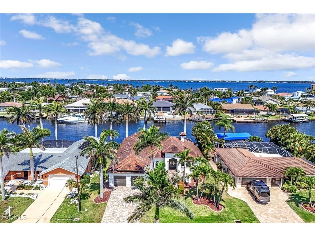 3917 SE 19th Avenue Cape Coral FL 33904 225044956 image1