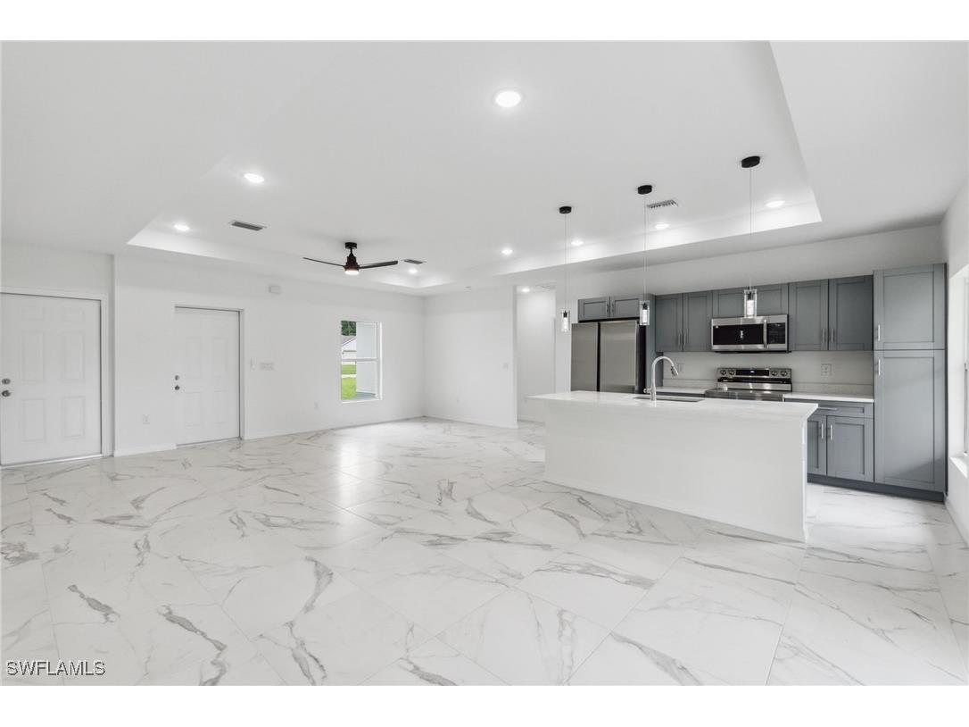 3919 Sunset Road Lehigh Acres FL 33971 224072054 image1