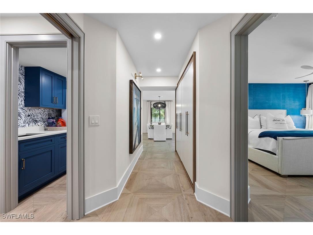 392 7th Avenue S #4 Naples FL 34102 225049656 image4