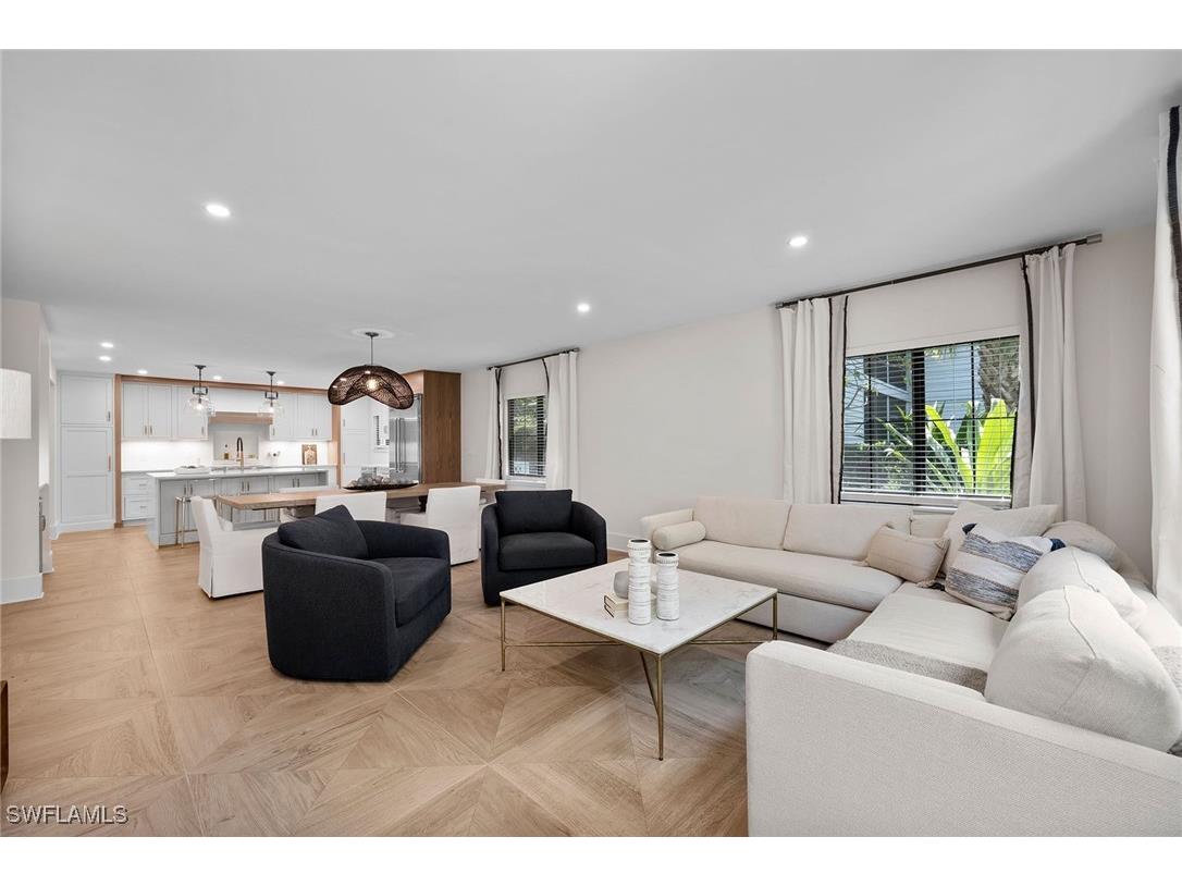 392 7th Avenue S #4 Naples FL 34102 225049656 image7