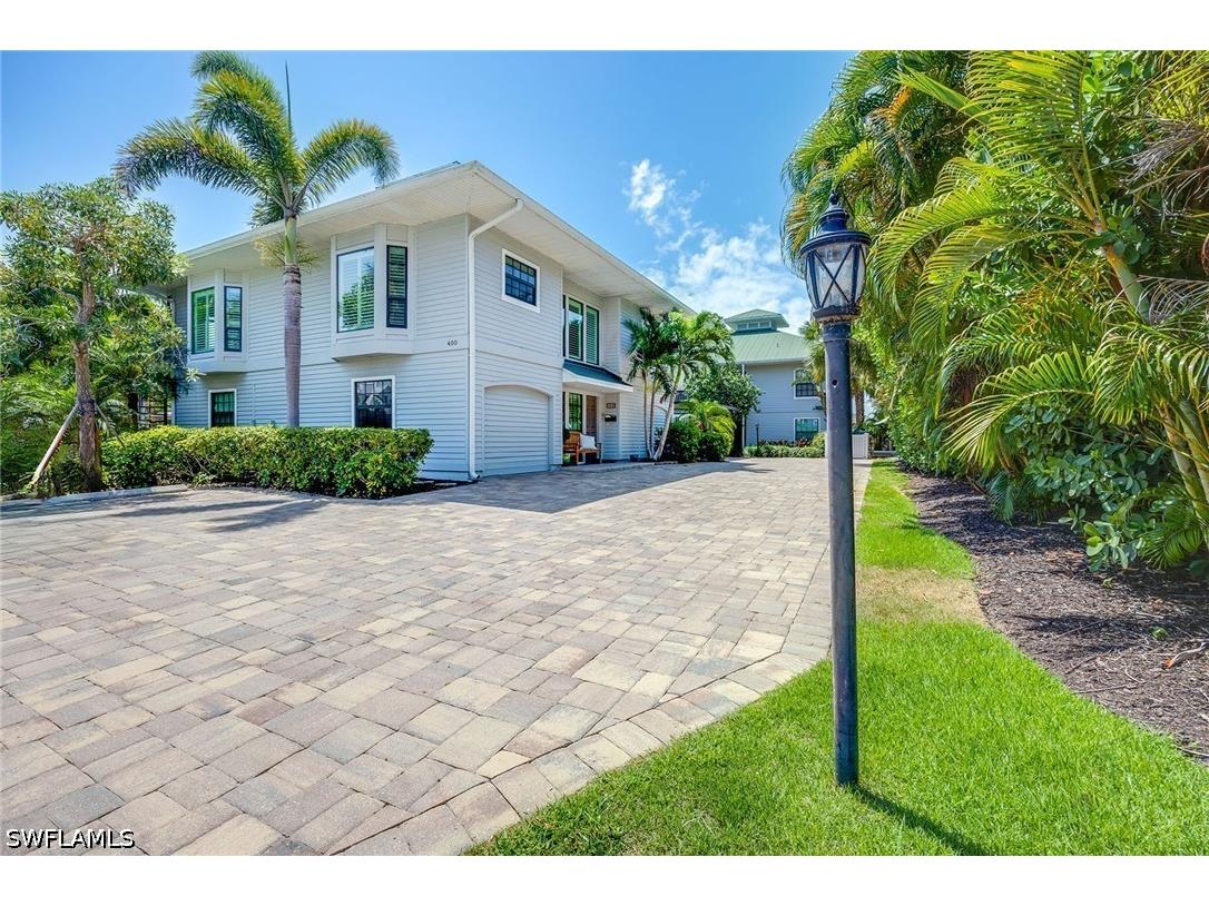 392 7th Avenue S #4 Naples FL 34102 226020882 image1
