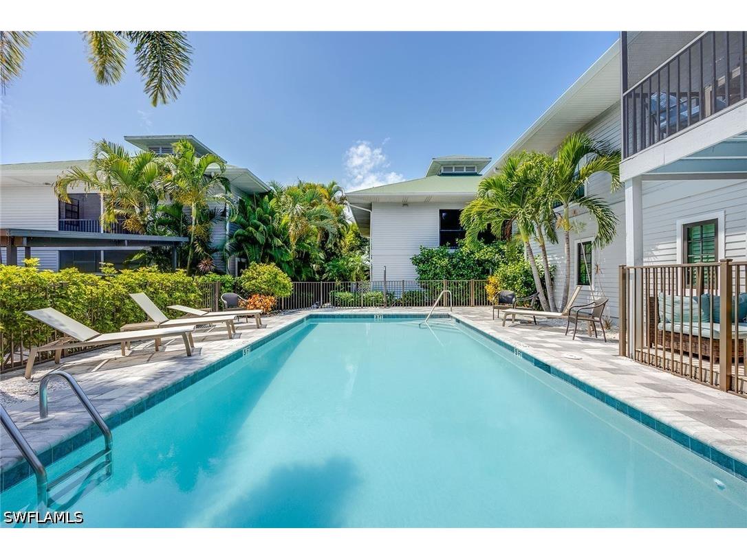 392 7th Avenue S #4 Naples FL 34102 226020882 image28