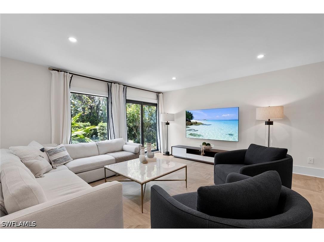392 7th Avenue S #4 Naples FL 34102 226020882 image6