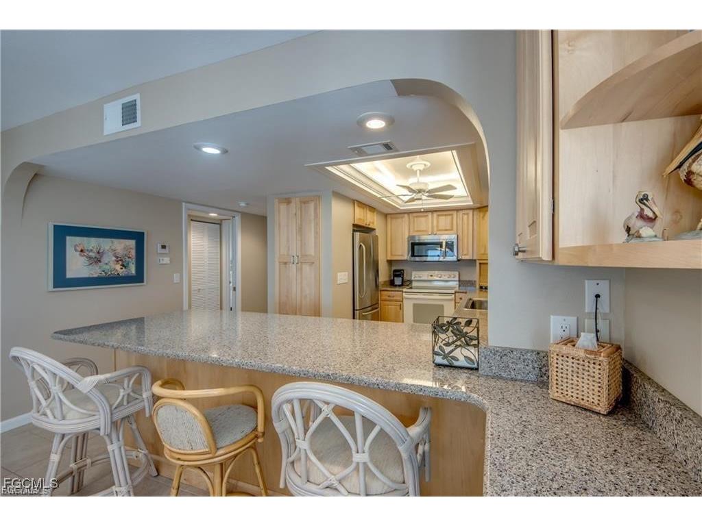 392 Estero Boulevard #305 Fort Myers Beach FL 33931 2025019798 image7