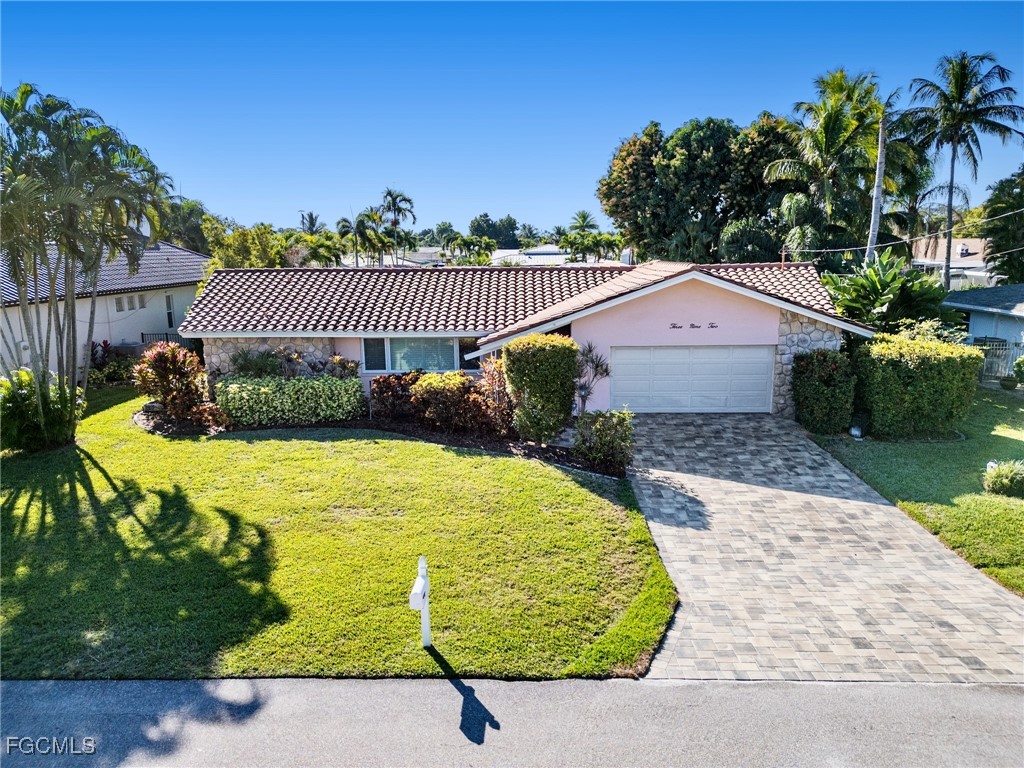 392 Snow Drive Fort Myers FL 33919 2026001032 image5