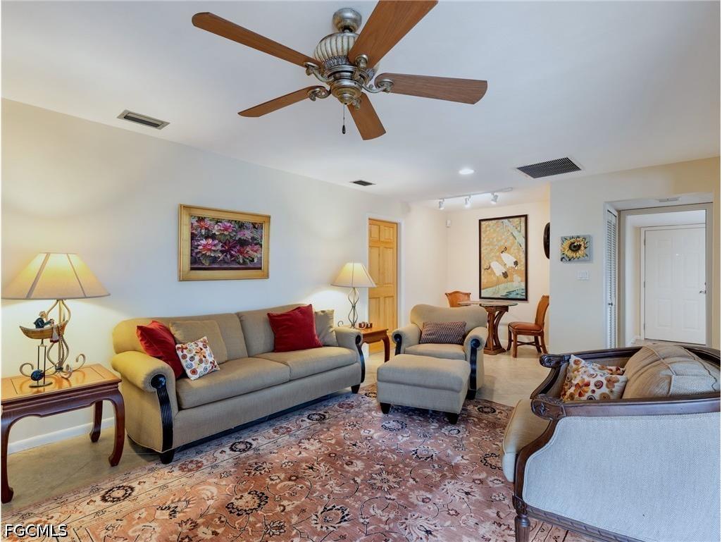 392 Snow Drive Fort Myers FL 33919 2026024222 image32