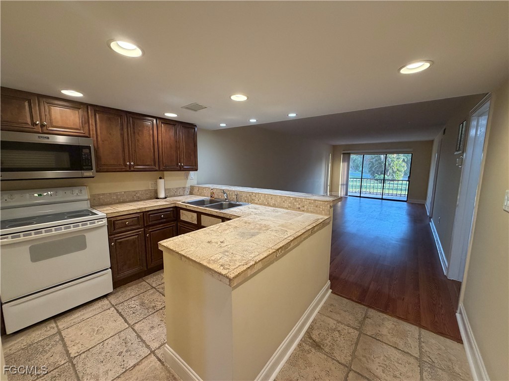 3920 Orange Grove Boulevard #3 North Fort Myers FL 33903 2025016618 image4