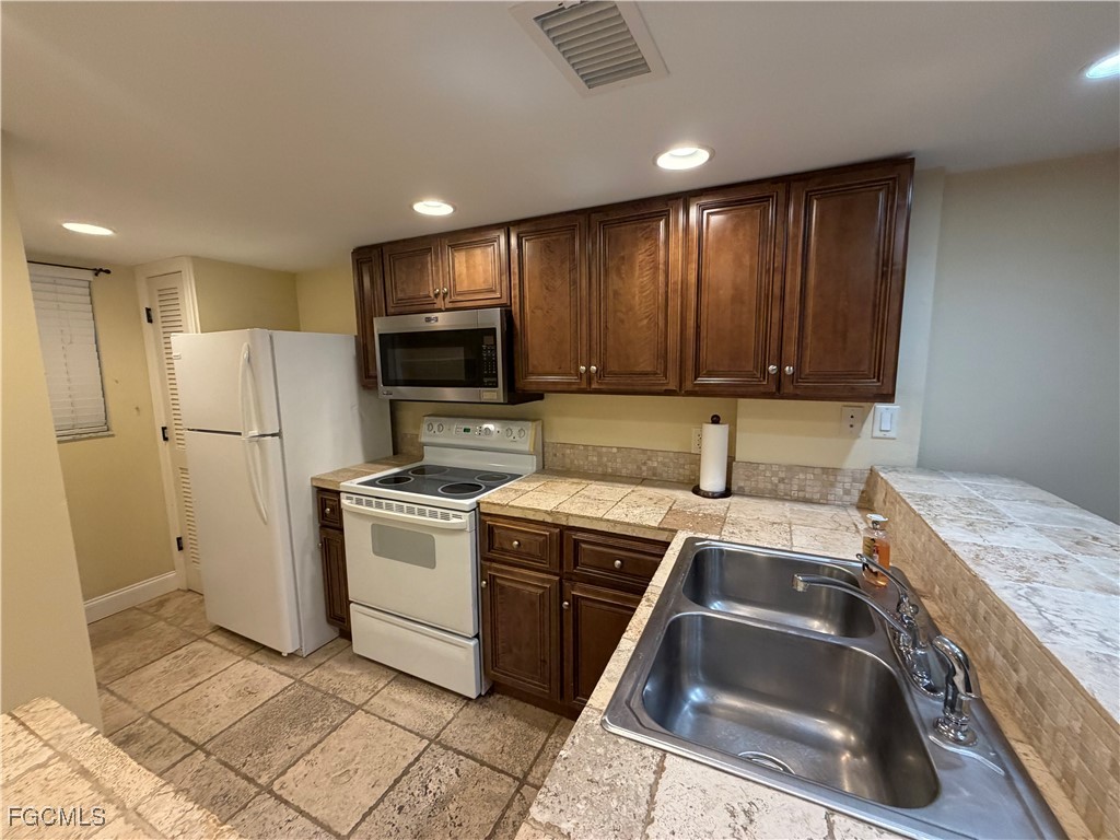 3920 Orange Grove Boulevard #3 North Fort Myers FL 33903 2025016618 image7