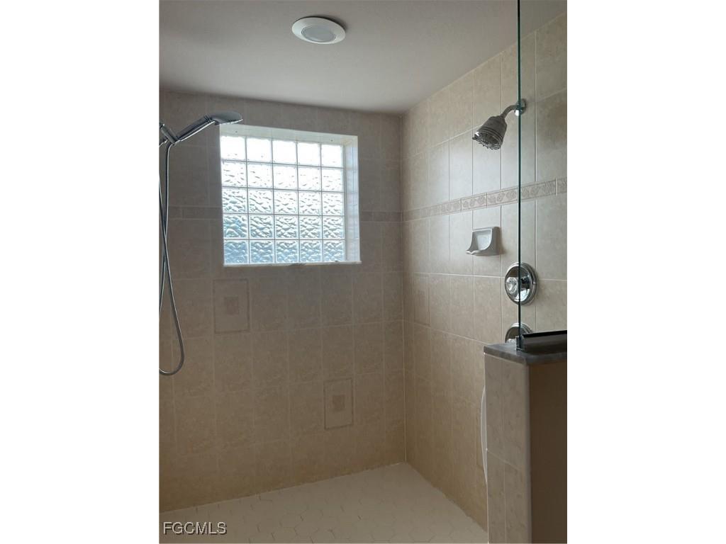 3920 SE 2nd Place Cape Coral FL 33904 2025024264 image23