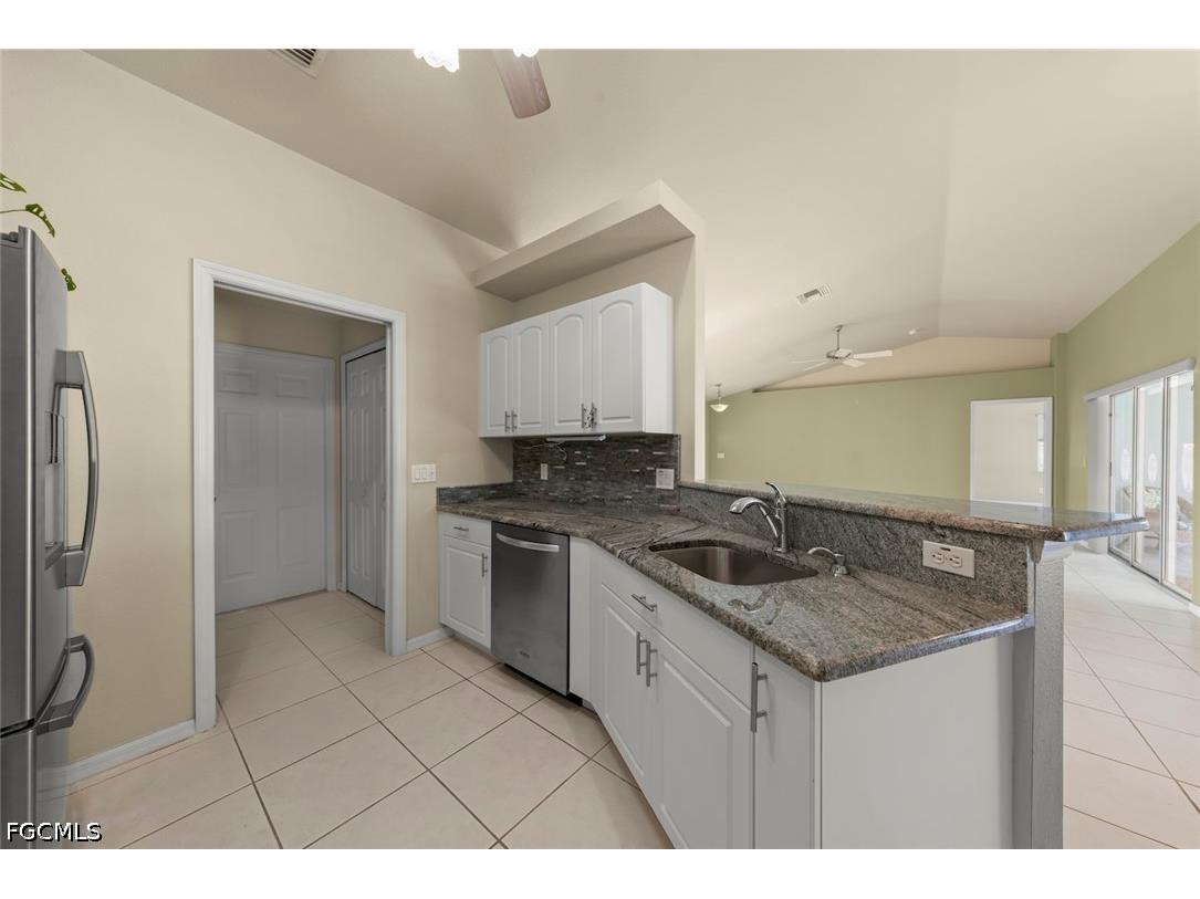 3920 SE 2nd Place Cape Coral FL 33904 2026027050 image18