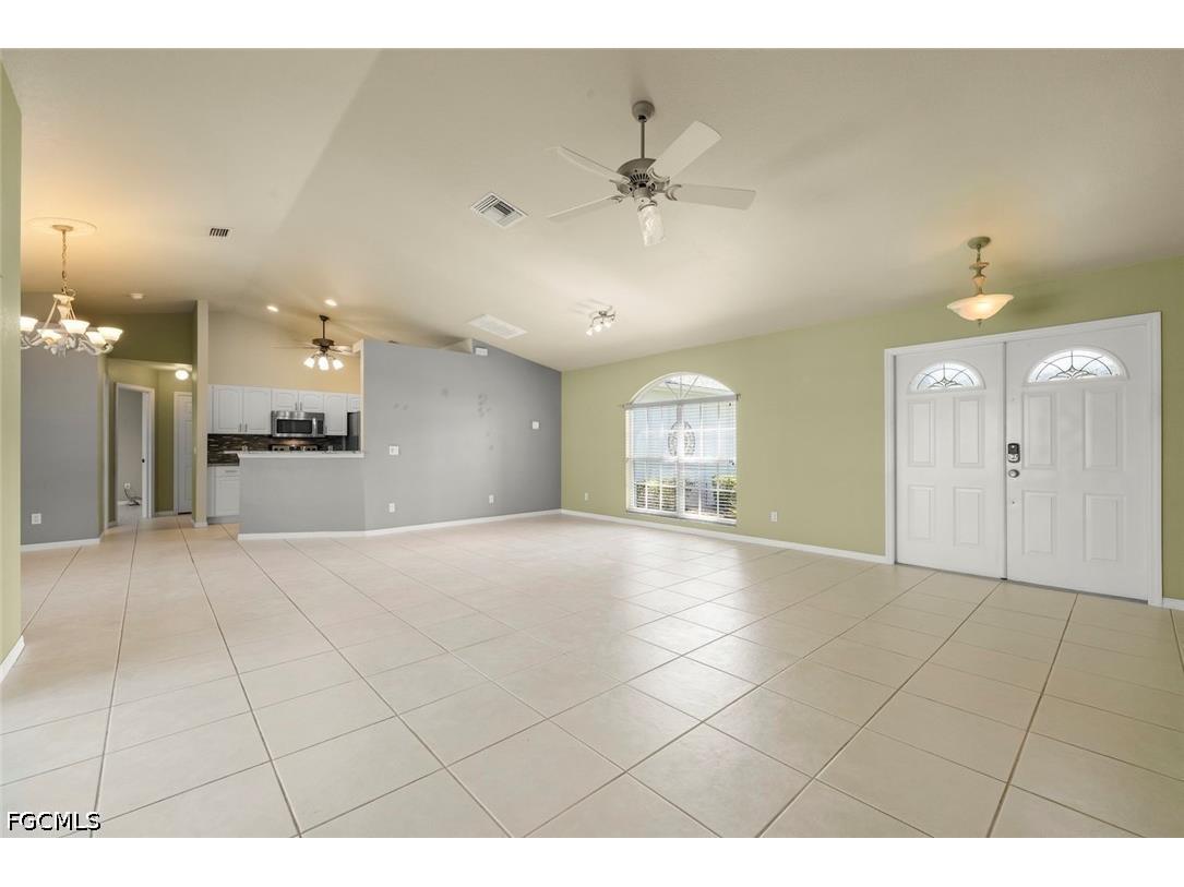 3920 SE 2nd Place Cape Coral FL 33904 2026027050 image4